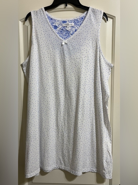 Midnight by Carole Hochman Other - NWOT Carole Hochman White With Blue Dots Sleeveless V-Neck Nightgown Size XL